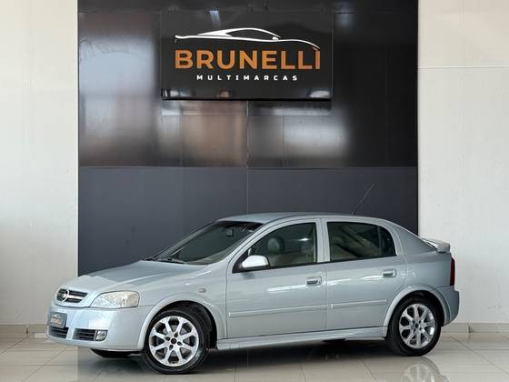 CHEVROLET ASTRA 2.0 MPFI ADVANTAGE 8V FLEX 4P MANUAL CHEVROLET ASTRA 2.0 MPFI ADVANTAGE 8V FLEX 4P MANUAL